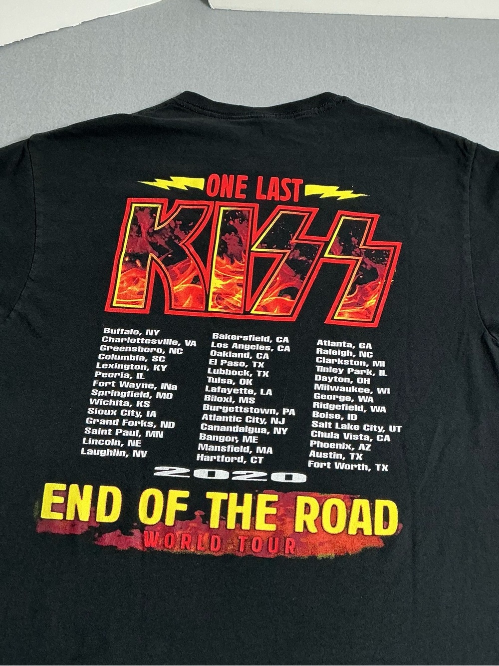 KISS Concert Tee End of the Road 2020 World Tour Black Graphic Tour T-Shirt - Picture 7 of 12